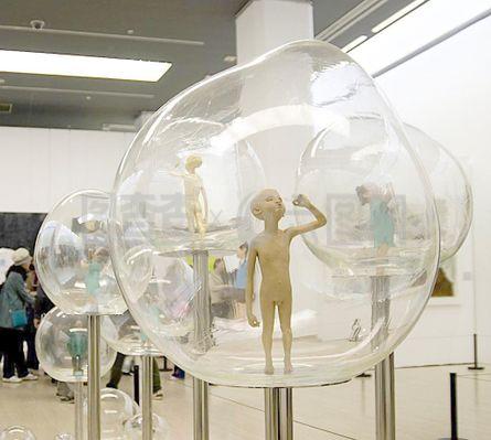 2012七国双年展装置艺术品图片