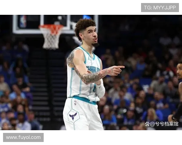 原创勇士旧将投奔死敌！克莱+加福德赴湖人冲冠，三球赴独行侠组新双子星